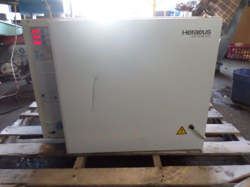 Heraeus Cytomat 6000 Automated Incubator with manual