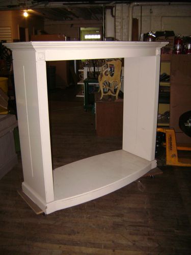 DISPLAY RETAIL RACK WHITE GLOSSY DISPLAY &#034; FIREPLACE &#034; DISPLAY SHELVING UNIT