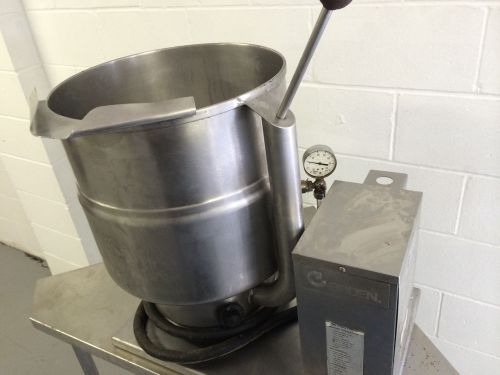 Groen TDB/ 7 - 40 Steam Jacketed Manual Tilt Kettle 208 Volt