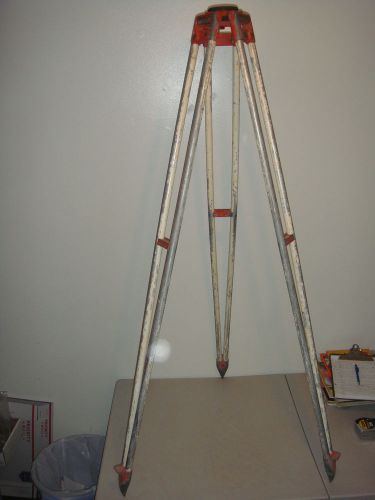 5&#039; Red &amp; White Vintage David White 9910 Realist Tripod