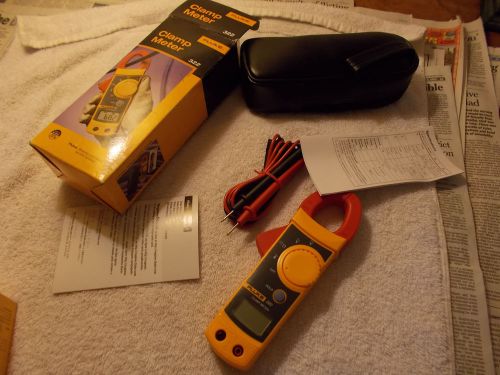 FLUKE 322 CLAMP METER in box