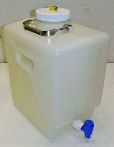 NALGENE 20 LITER 5 GAL POLYCARBONATE RECTANGULAR CARBOY WITH SPIGOT