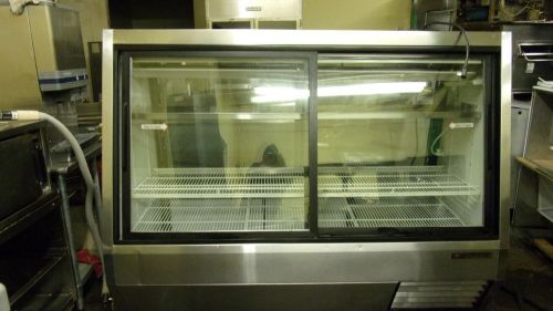 True TDBD-72-4 Deli Display Case Sliding Front and Rear Doors