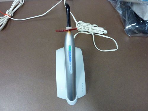 3M ESPE Freelight 2 Dental Curing Light for Visible Resin Polymerization