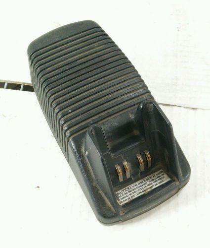 MOTOROLA NTN7209A AA16740 CHARGER BASE