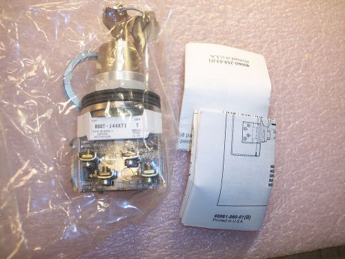 QTY (1) 800T-J44KT7A ALLEN BRADLEY 3 POSITION CYLINDER LOCK SELECTOR SWITCH