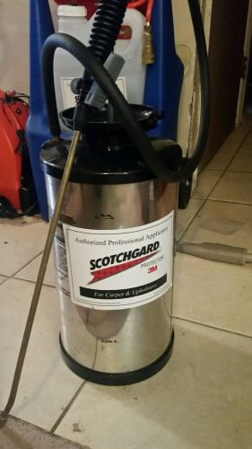 Carpet cleaning sprayer