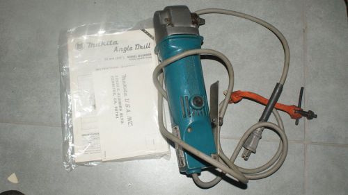 Makita DA3000R Variable Speed Right Angle Drill w/key and instructions