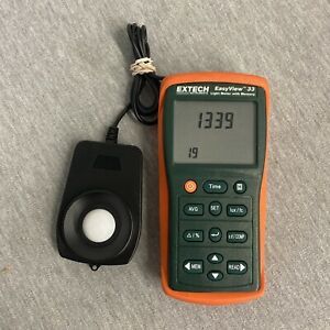 Extech EasyView 33 Digital Light Meter With Memory