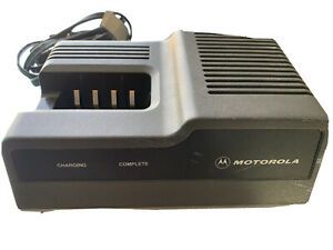 Motorola Battery Charger NTN4633C MT1000 HT600 MTX800 MTX900 P200