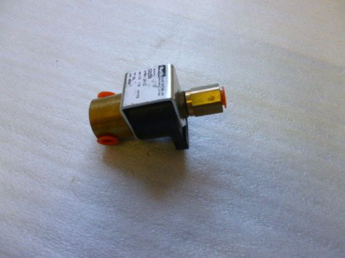 Parker C3Q260 1/8&#034; npt 3 way 24vdc solenoid valve, 125 psi new A502