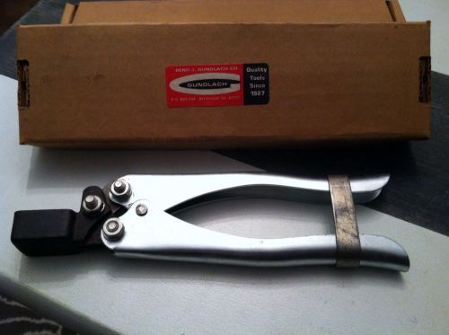 NEW in Box Trowel Notcher from Gundlach