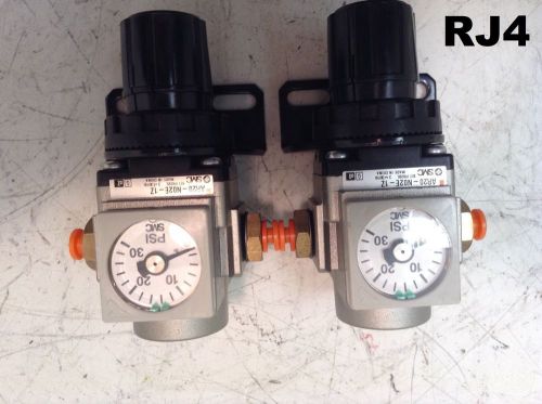 2 SMC AR Mass Pro Air Regulator 1/4&#034; NPT Port Size 1/8&#034; NPT AR20-N02E-12