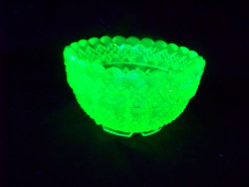 VASELINE URANIUM GLASS  MASTER OPEN SALT TABLESALT    (( id121333 ))