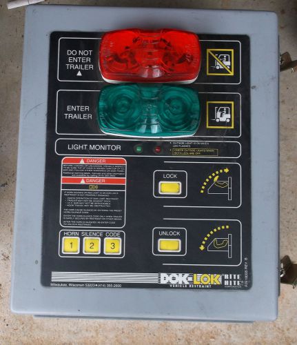 RITE HITE DOK-LOK VEHICLE TRAILER RESTRAINT CONTROL BOX 8322