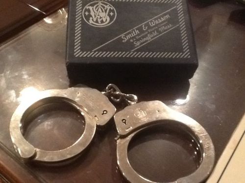 Smith &amp; Wesson Handcuffs - Model 90 Nickel Vintage