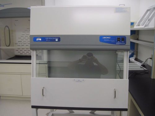 Labconco purifier vertical clean bench