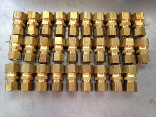 30 BRASSCRAFT 62-10-8 BRASS COMPRESSION UNION 5/8&#034; X 1/2&#034; LOT OF 29 P5121913