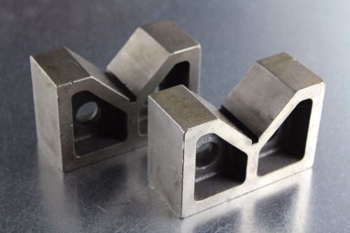 Pair of Japan Cast Precision V-Blocks 4&#034; x 1-5/8&#034;