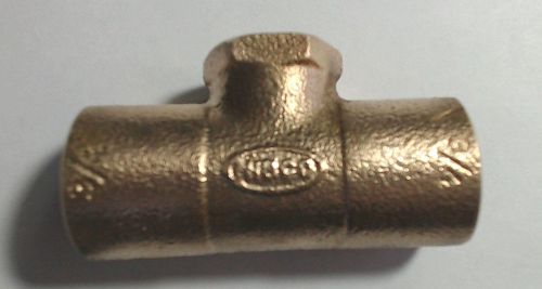 Nibco 3/4&#034; x 3/4&#034; x 5/8&#034; Threaded Cast Brass Tee