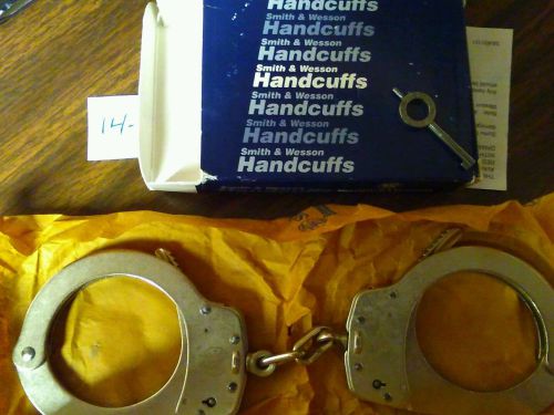 Smith &amp; wesson model 1-1 handcuff