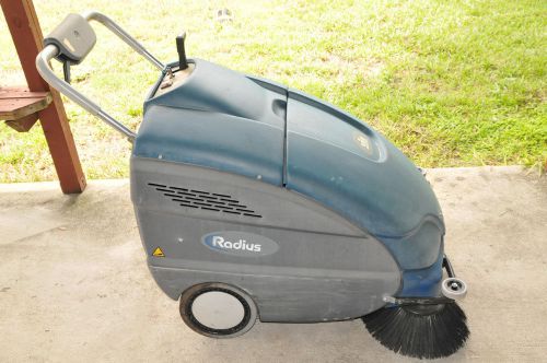 Windsor Radius Commercial SWEEPER Battery Cordless INDUSTRIAL vacuum