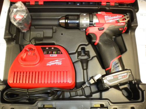 MILWAUKEE 2404-22 M12  1/2&#034; HAMMER DRILL/DRIVER KIT