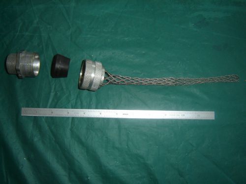 Bryant DC621 1&#034; NPT Straight Male Strain Relief Grip, Cord (.625-.750)&#034; NEW