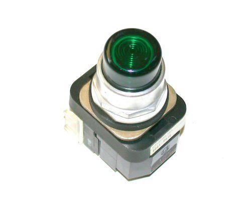 NEW ALLEN BRADLEY GREEN ILLUMINATED PUSHBUTTON 800TPB16