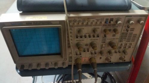 TEKTRONIX 2252 100MHz OSCILLOSCOPE