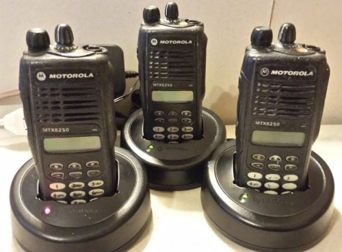 MOTOROLA Lot of (3) MTX8250 keypad 800 MHz 16 ch Intrinsic Radios, chargers