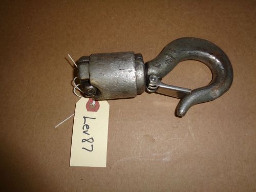 Hoist Hook    3 1/2&#034; x  3 1/4&#034;   with Safety Latch  Lev87