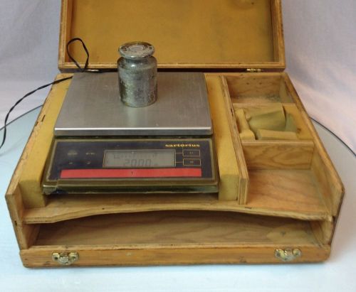 SARTORIUS QT-12 12000 GRAMS DIGITAL LABORATORY BALANCE SCALE W/ WOODEN BOX