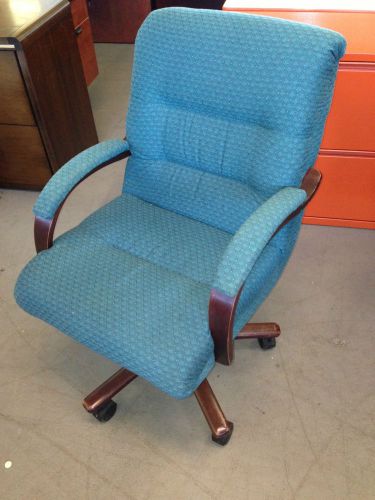 ***EXECUTIVE CHAIR by LA-Z-BOY FURNITURE***