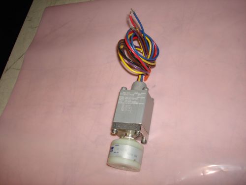 Neo-Dyn ITT Industries 130P42CC3 Adjustable Pressure switch w/ Parker GP-110-00