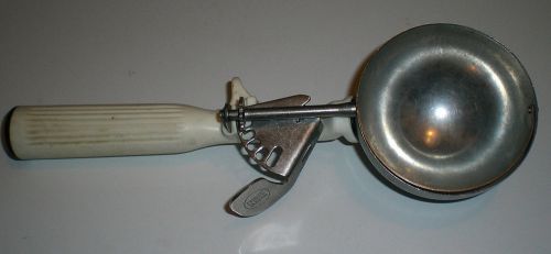 VOLLRATH 5.33oz Ice Cream Scoop