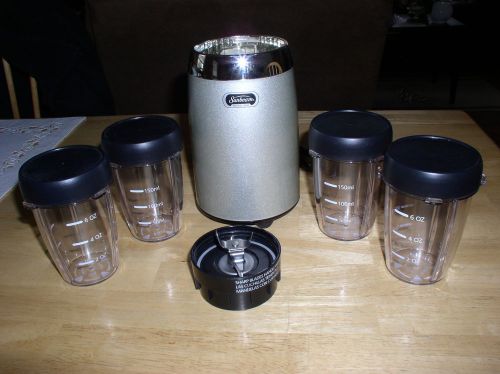 SunBeam Smoothie Maker /Blender/Grinder 10 Pc Kitchen Assistant Model 2774 - EUC