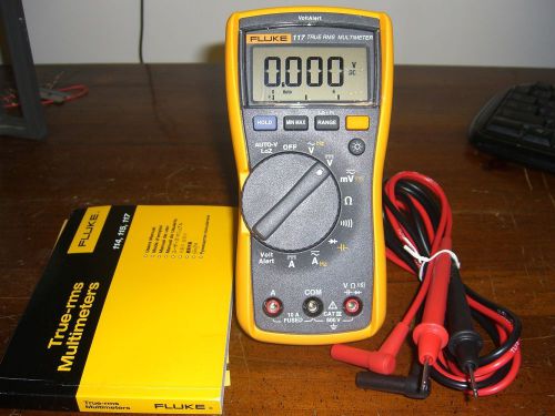 Fluke 117 true rms digital multimeter **tested** w/ fluke tl75 leads and manual for sale