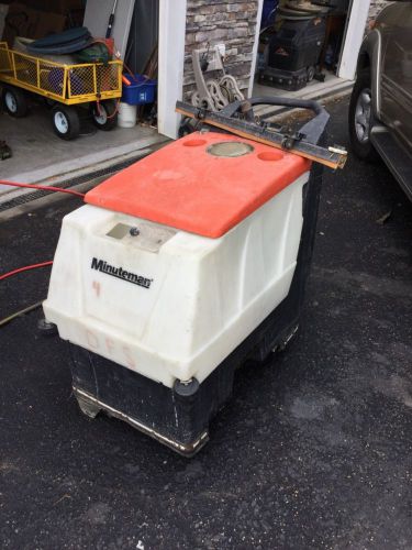 Minuteman 200 Floor scrubber