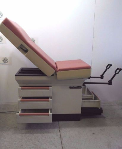 MIDMARK 404 MEDICAL EXAM TABLE