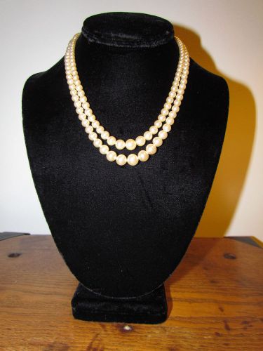 Black Velveteen Jewelry Bust