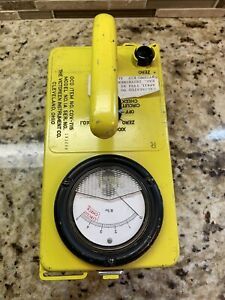 VICTOREEN RADIOLOGICAL SURVEY METER CDV-715 MODEL 1A-GEIGER COUNTER --WORKING