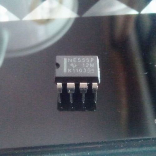 New 100pcs ne555 single bipolar timers ic ne555p ne555 dip-8 l1 for sale