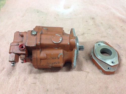 Eaton Medium Duty Piston Hydraulic Pump 70412-3200 &amp; Adaptor plate