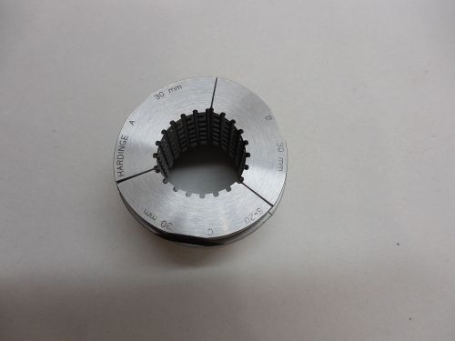 Hardinge S20 pad 30mm round series (1.1811) serrated collet pad