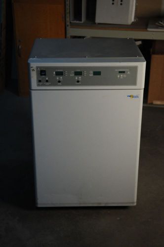 VWR Scientific 120v Incubator w/ CO2 interface