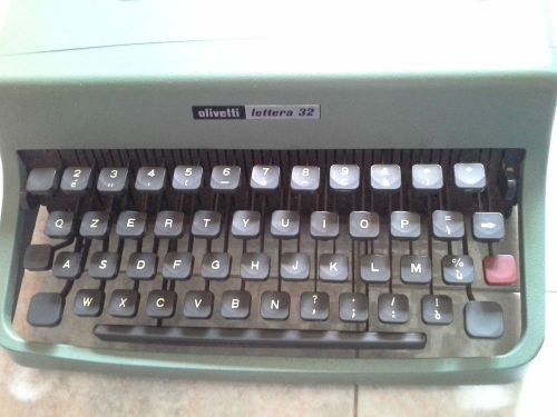 olivetti lettera 32 vintage epoca con custodia