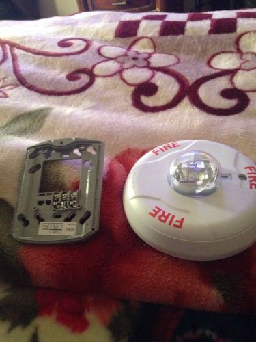 Need to sale system sensor spectralert advance scw white  strobe new no box for sale