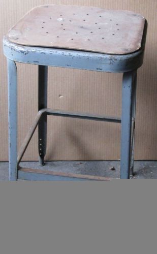 10 VINTAGE INDUSTRIAL SHOP METAL STOOLS