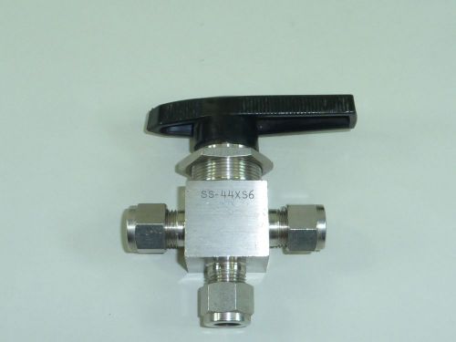 Whitey Swagelok Stainless Steel 3-Way Ball Valve, 2.0 Cv, 3/8&#034; Tube Fitting